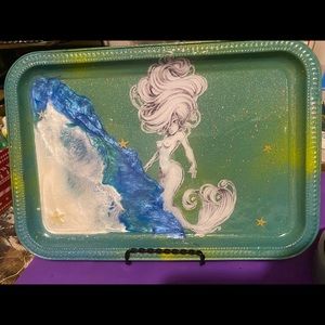 Rolling tray. Can also be used for trinkets